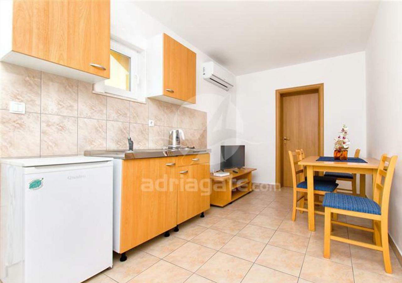 Apartments Iva Rogoznica  Ngoại thất bức ảnh